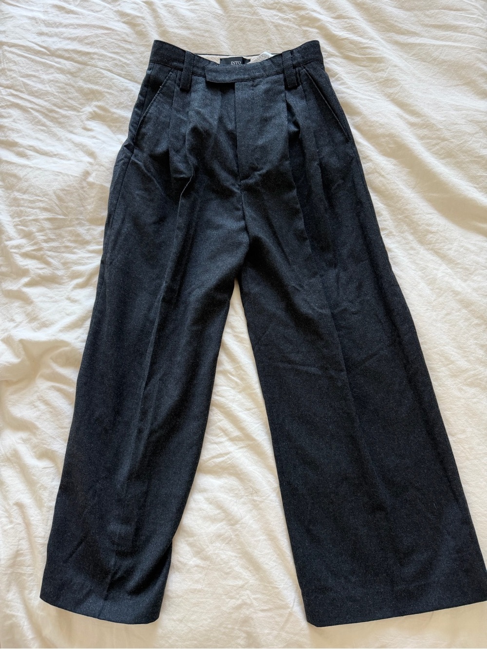 Zara Women’s Wool Charcoal Gray Pleated Trousers